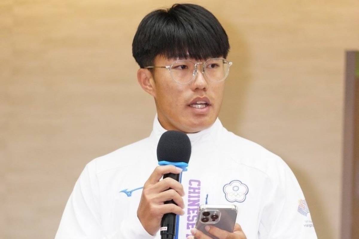 臺北市網球選手許育修在杭州亞運拿下男雙金牌和混雙銅牌