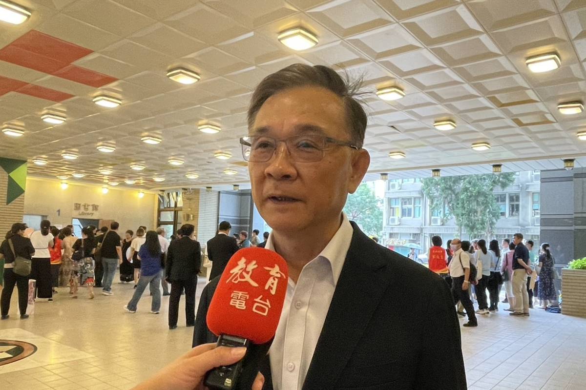 北市教育局湯志民局長表示，畢業旅行首重教育意義，費用取得家長共識