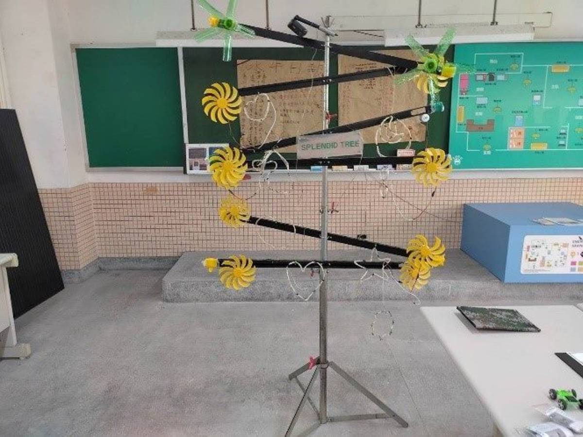 學生手作風力發電樹
