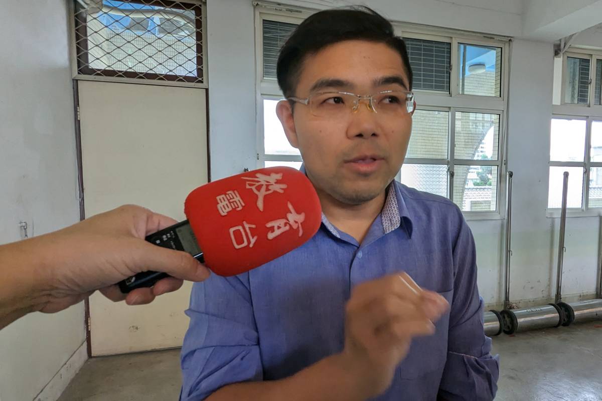 龍安國小家長會會長林郁翔指出，臺下的小學生們也不只是在看熱鬧，而是勤作筆記、觀摩學習