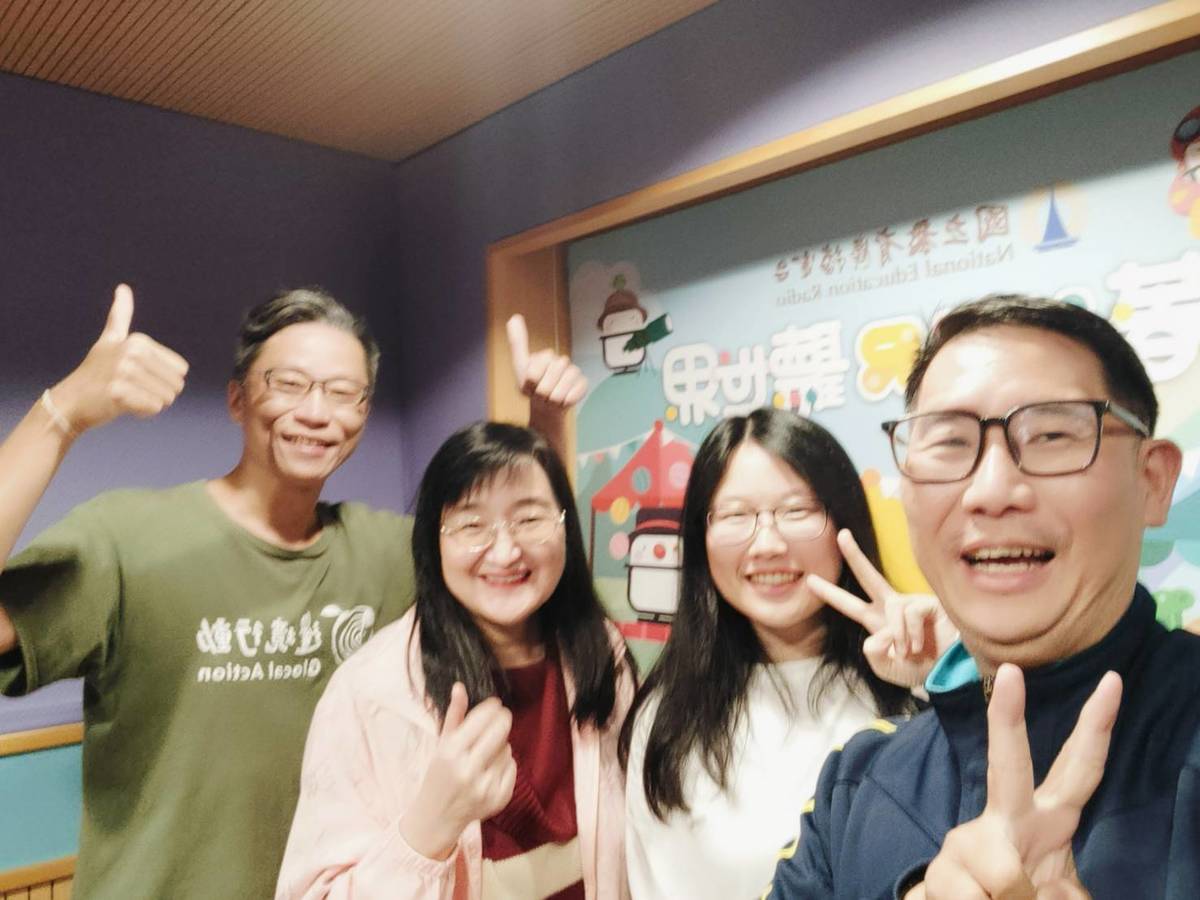 主持人與來賓賴樹盛(左)及宋家瑄(右二)