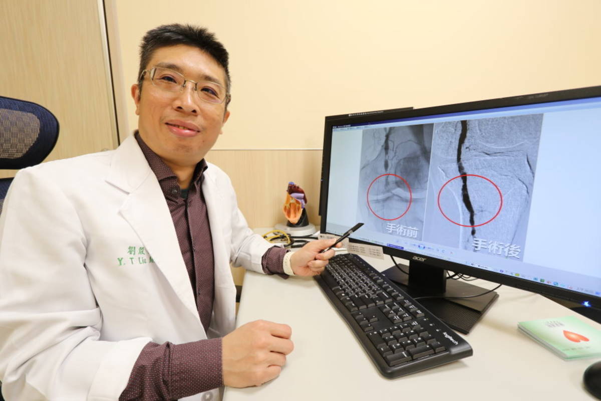 亞洲大學附屬醫院心臟外科主任劉殷佐提醒，長者如發現下肢冰冷、疼痛或膚色蒼白發紫等徵兆，務必儘速就醫以免釀成大禍。