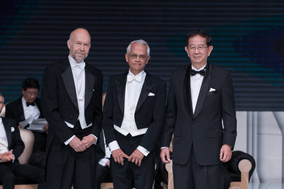 科學家詹姆士•漢森(左)強調，全球大量暖化正在「醞釀」