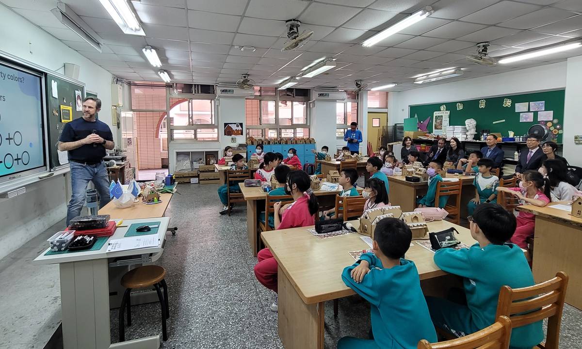 韓國世宗市教育廳參訪中信國小觀課