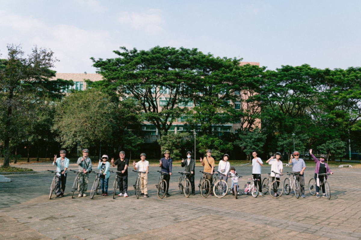 環球科大老師用自行車的速度看校園