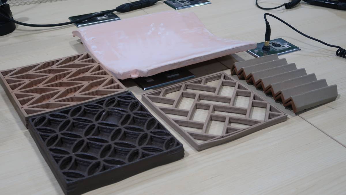 加入香灰的屋瓦和人行地磚結合3D列印技術，兼具美觀性。