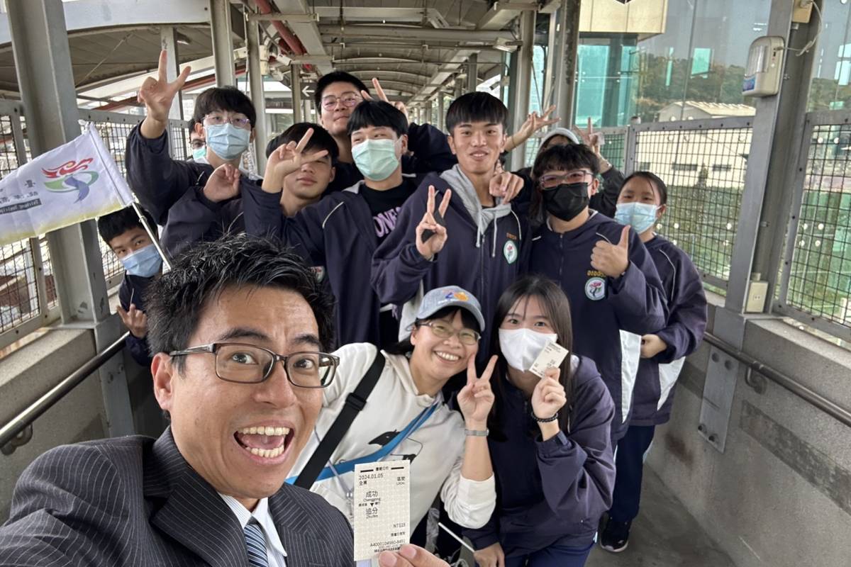 成功追分學測祈福活動自拍合照