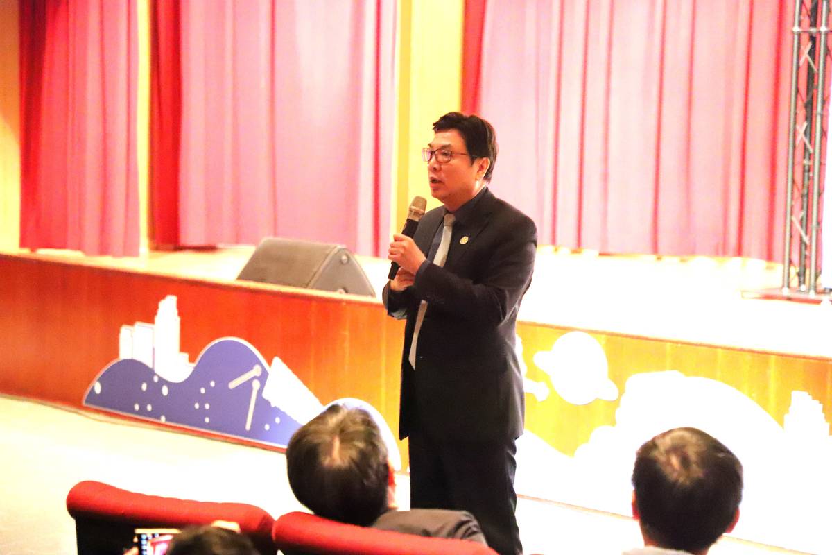 劉副市長表示，新北市以「以學生為中心，為幸福而教」為施政願景