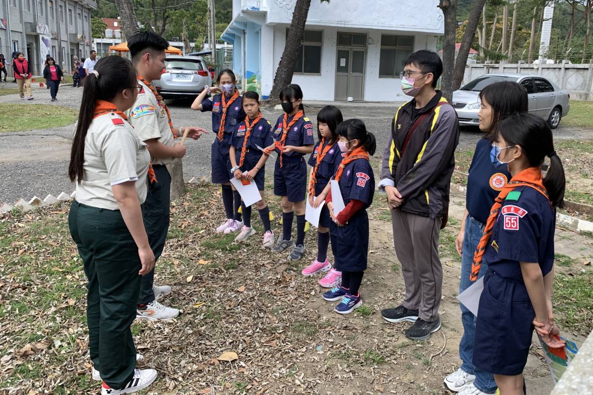 臺東縣第55團普悠瑪複式童軍團成立七週年團慶在海巡署東部分署辦理親子闖關活動