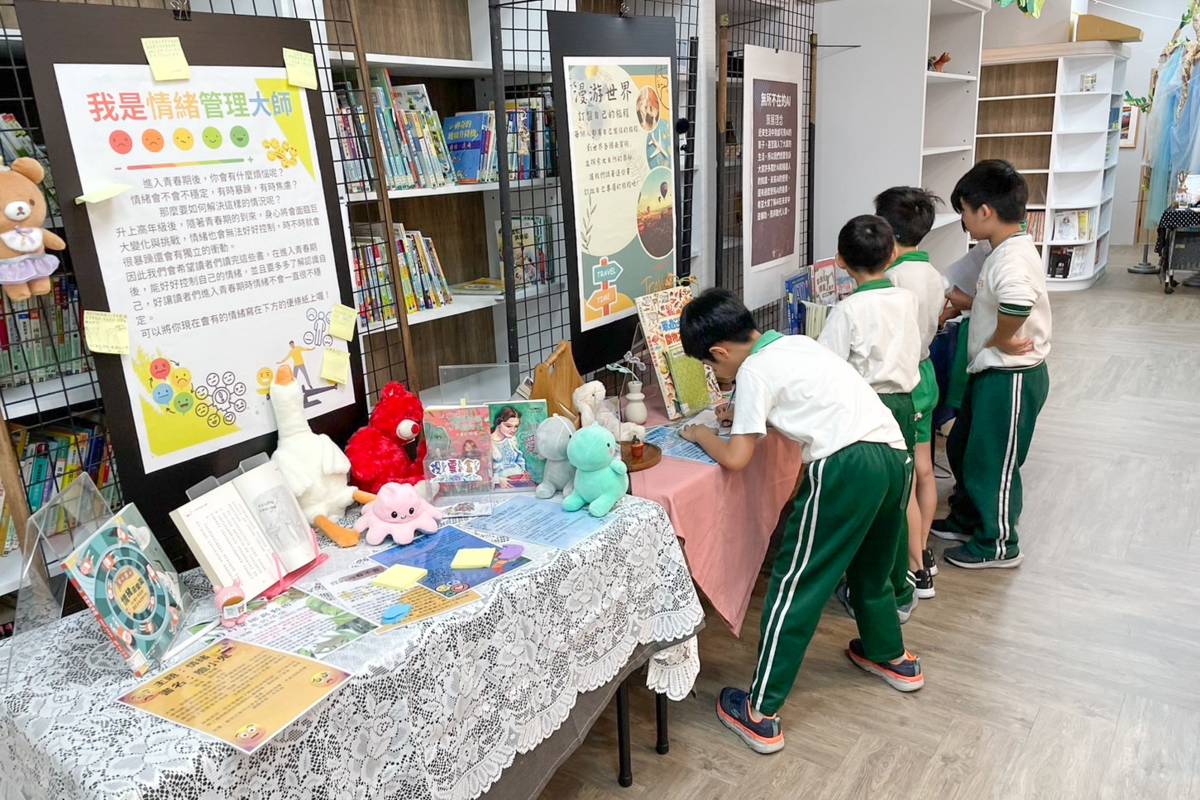 國語實小由六年級學生策劃書展，鼓勵全校學生閱覽書籍