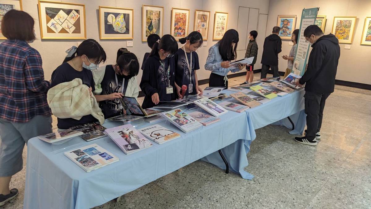 展出作品包含有平面、立體、3D列印圖騰柱、個人畫冊數位編輯等多媒材呈現