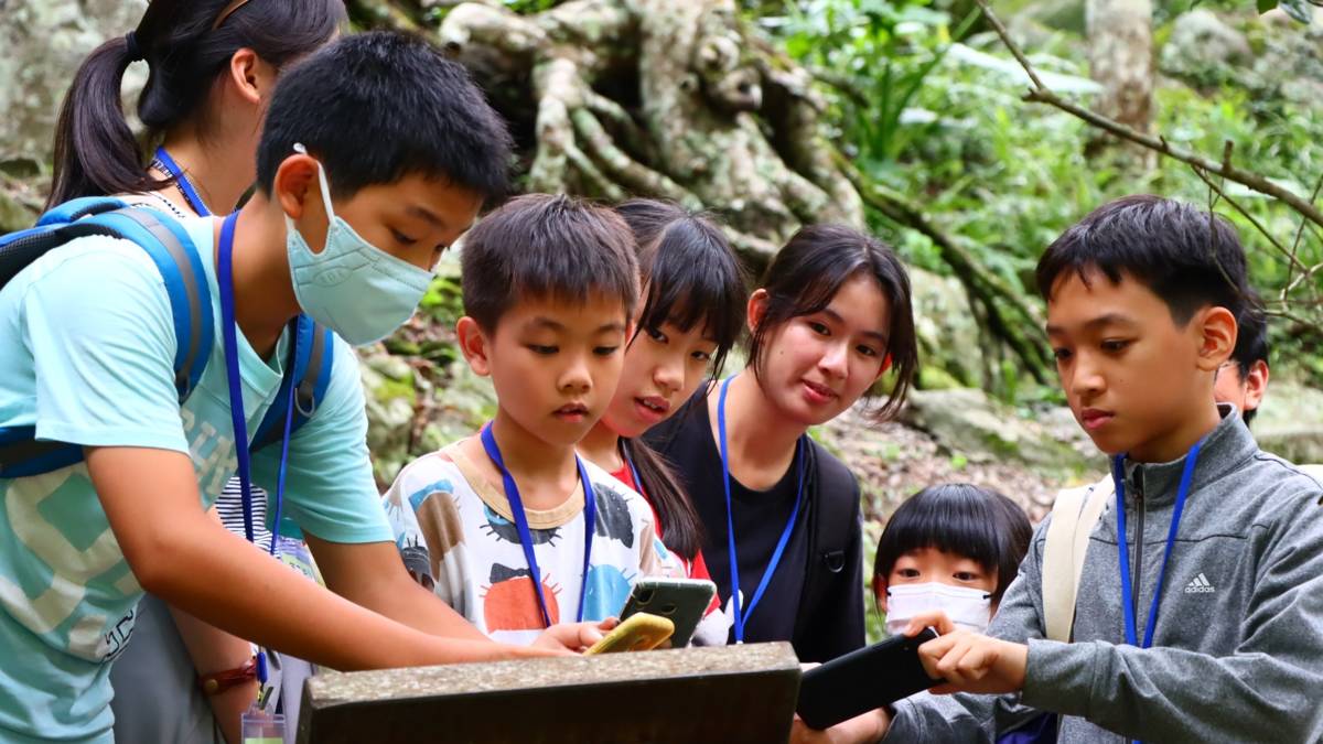 透過闖關活動，大家一起探索八仙山的林業故事