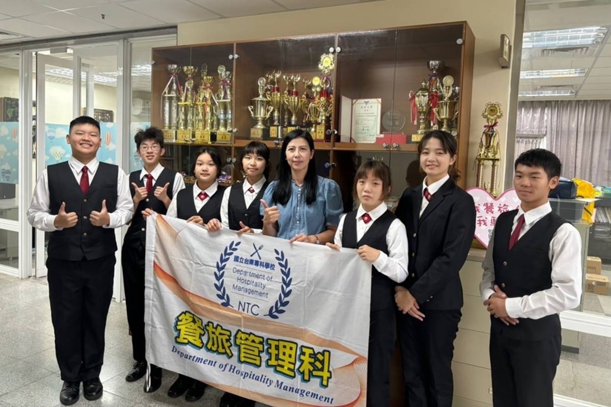 臺東專科學校餐旅管理科學生參加「2024健行好棒盃餐旅技能全國公開賽」，獲得2項亞軍、2項佳作，成績亮眼。