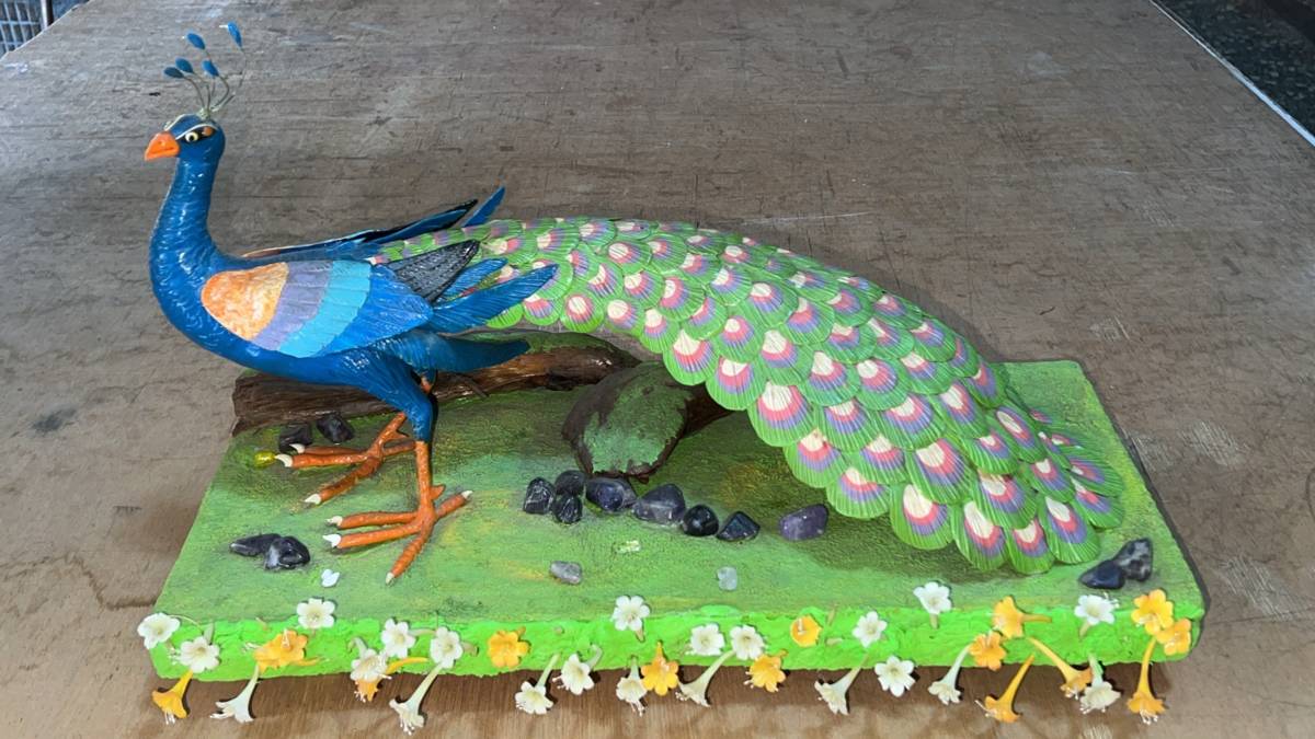 張志煥以米粿雕和剪黏技法做出的孔雀將在魯班公宴展出(圖片來源：張志煥提供)
