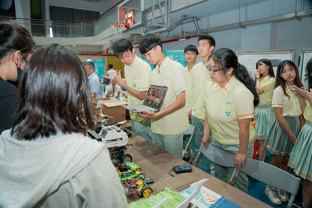 新北高中自駕車、智能車實作體驗解說