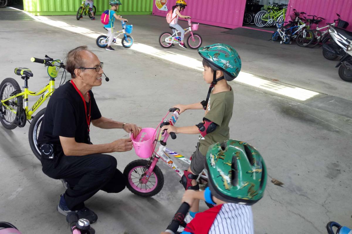 臺北市工務局水利工程處暑假推出「學童單車營」，即日起開放免費報名