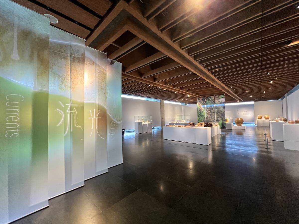 「流光—植物灰釉特展」即日起至9月22日止在陶博館3樓特展室展出