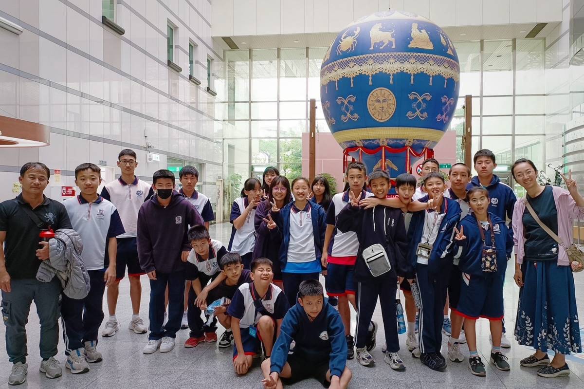 泰北國際雙語學校「泰北大教室」系列課程，帶領學生參訪臺北市立天文館