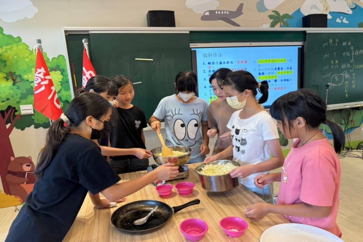 豐崙國小學童運用在地農作食材，學習點心