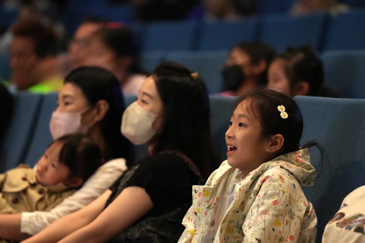 今年赴馬祖演出，第一次看戲的孩子