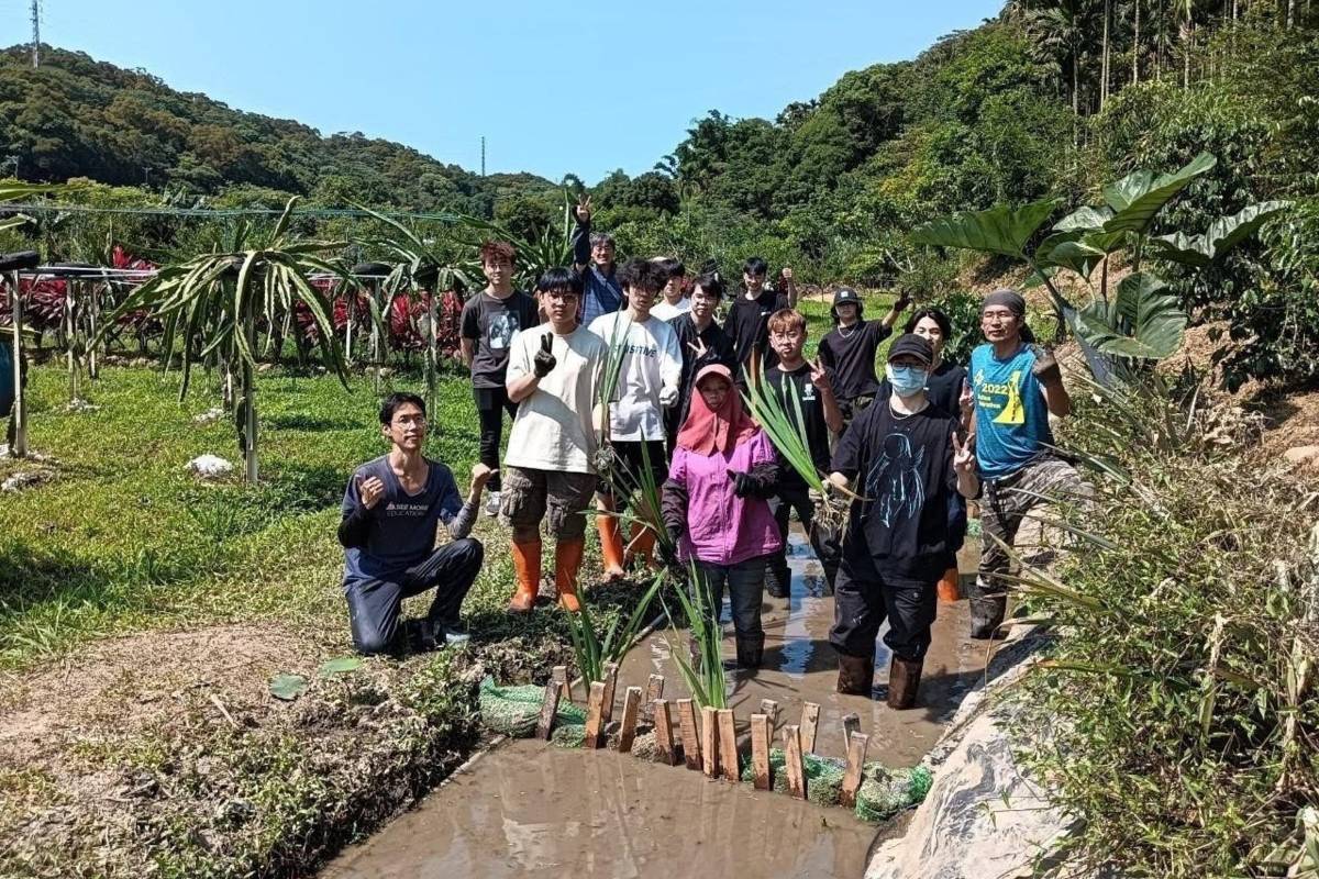 龍華科大USR計畫，與社區共同復育螢火蟲棲地(龍華科大提供)