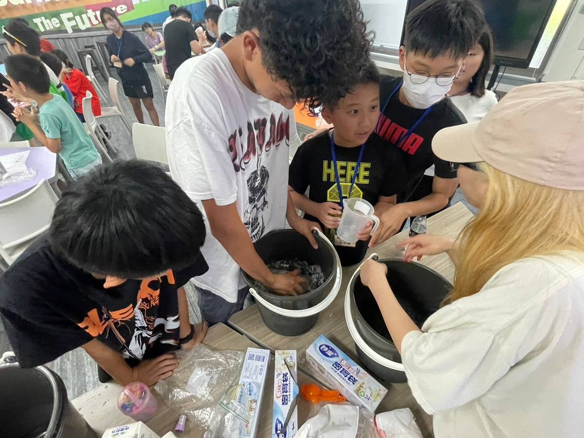手工冰淇淋製作 (北市教育局提供)