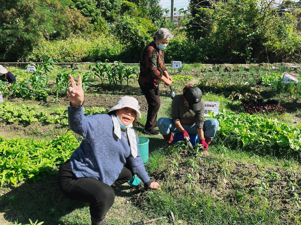 臺東分臺 詹凱雯、呂宜臻以「共耕快樂不快老 原民智慧守健康」作品入圍

