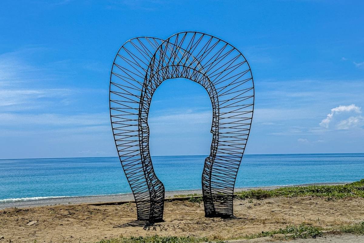 2024南迴藝術季，藝術家Marco Cianfanelli作品《What remains。(臺東縣政府提供)

