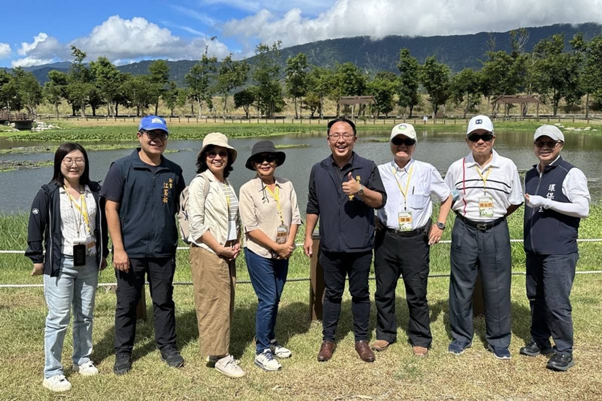 臺東縣關山鎮經環境部專家委員現場評鑑，獲「低碳永續家園」銀級認證。