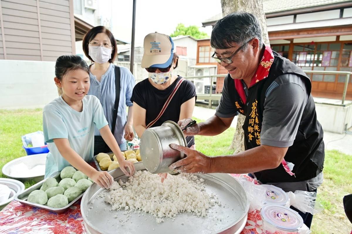 臺東縣政府與臺東市公所合作舉辦「臺東客家文化生活節」，邀請客家表演團體及歌手演出，並規劃客語闖關、五彩米苔目及藍染DIY體驗。