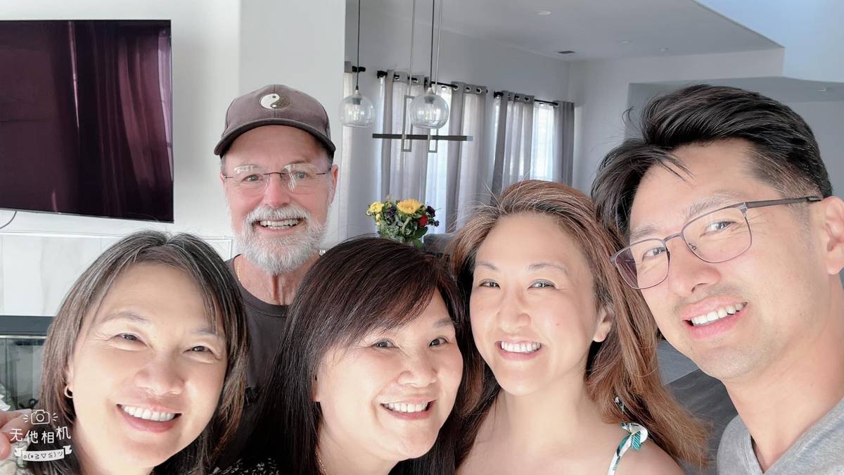 Ruey with her husband Jeff, my mom Jean, and my brother Alex in our recent trip back home to California!
.
瑞芳姐和她的丈夫Jeff，我的媽媽靜江，以及我的弟弟怡智在我們最近回加州的旅行中！