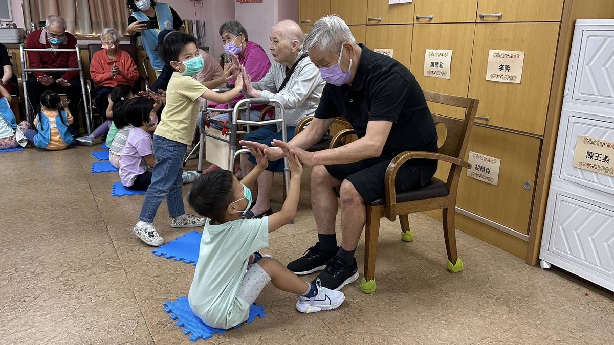 基隆老幼共學攜手找回青春 共度重陽敬老月