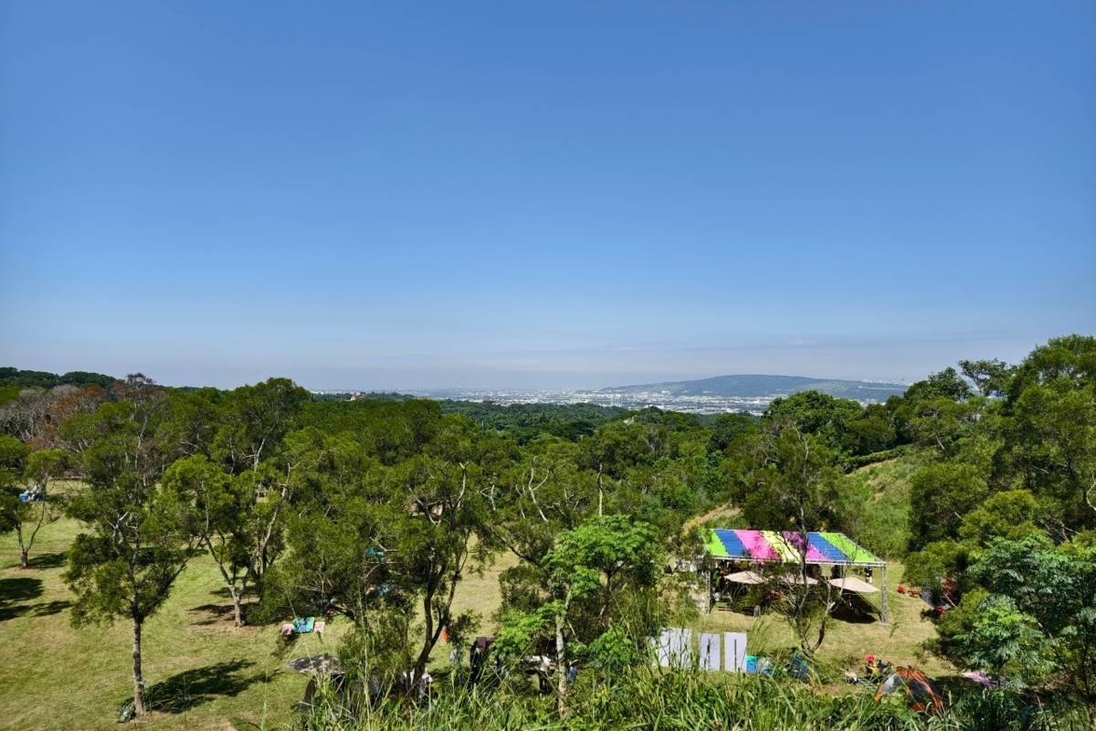 彰化市新啟用的香山步道觀景平台可以遠眺大臺中美景(圖片來源：彰化市公所提供)