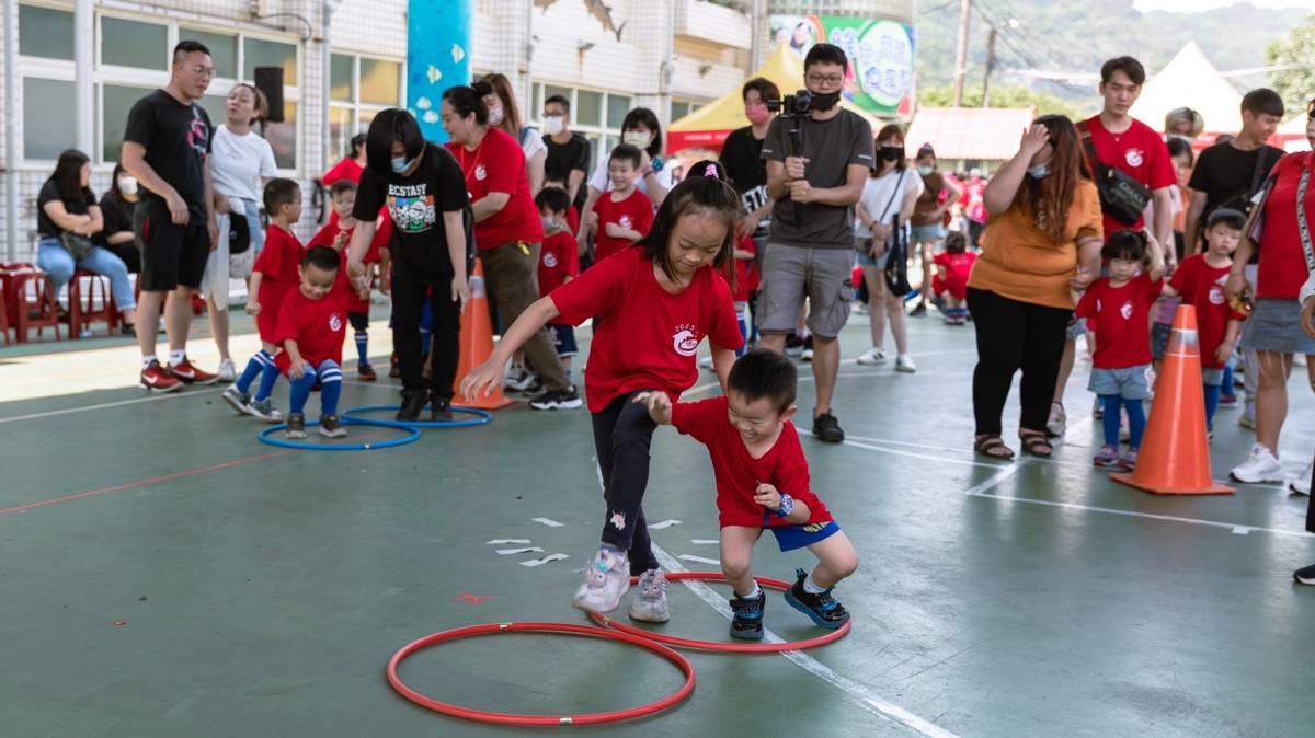 112學年度「健康體位績優學校遴選」-優等-C組-新北市林口區瑞平國民小學校慶運動會-親子動起來