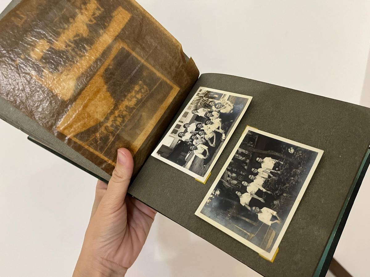 雄女同學媽媽斷捨離的相簿被同學搶救回來!
.
A Kaohsiung Girls' High School student rescued her mother's decluttered photo album!