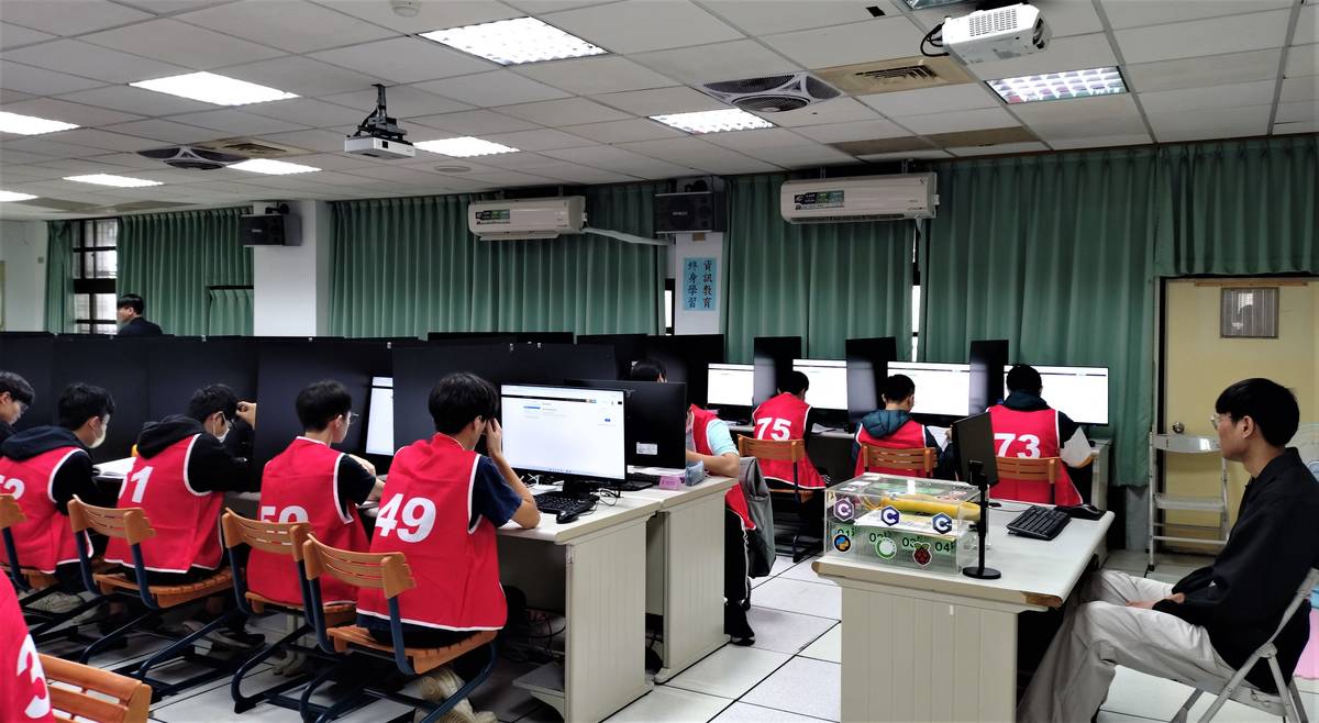 113學年度學科能力競賽新北區資訊科複賽賽場