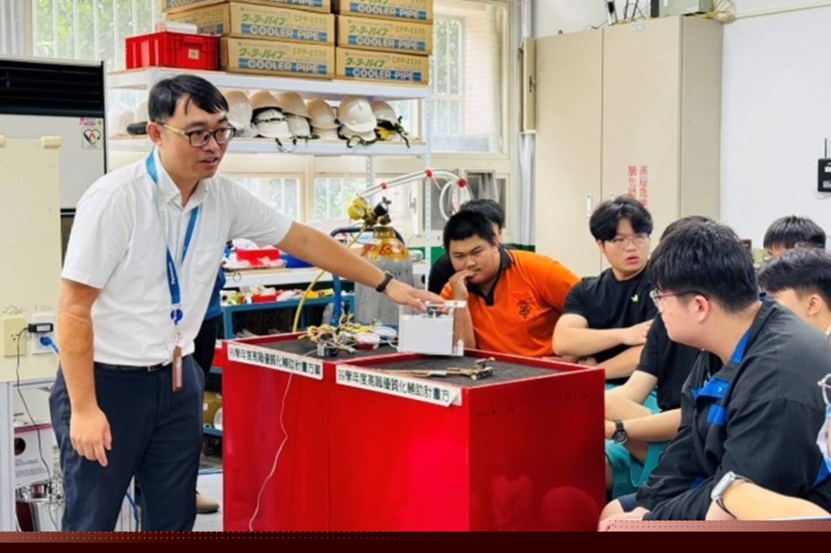 北市內湖高工攜手企業，開辦智慧設施科技課程，由業師親自教學指導