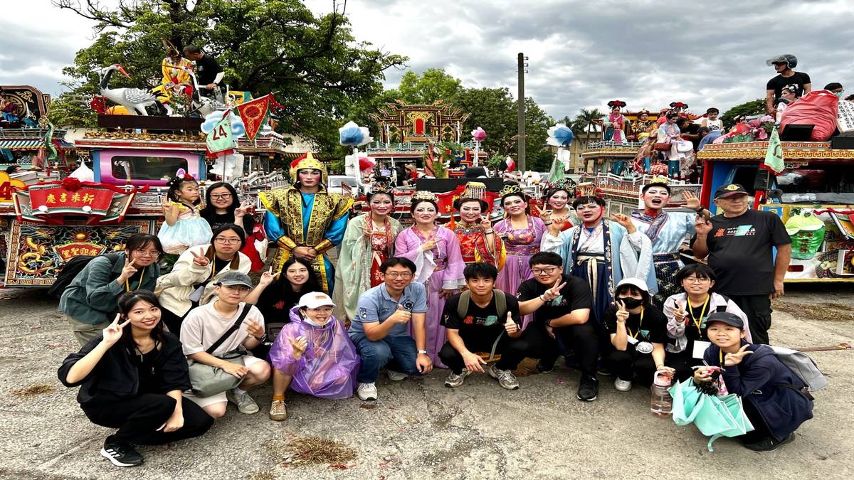 雲科大師生參與媽祖遶境進香系列活動真人藝閣