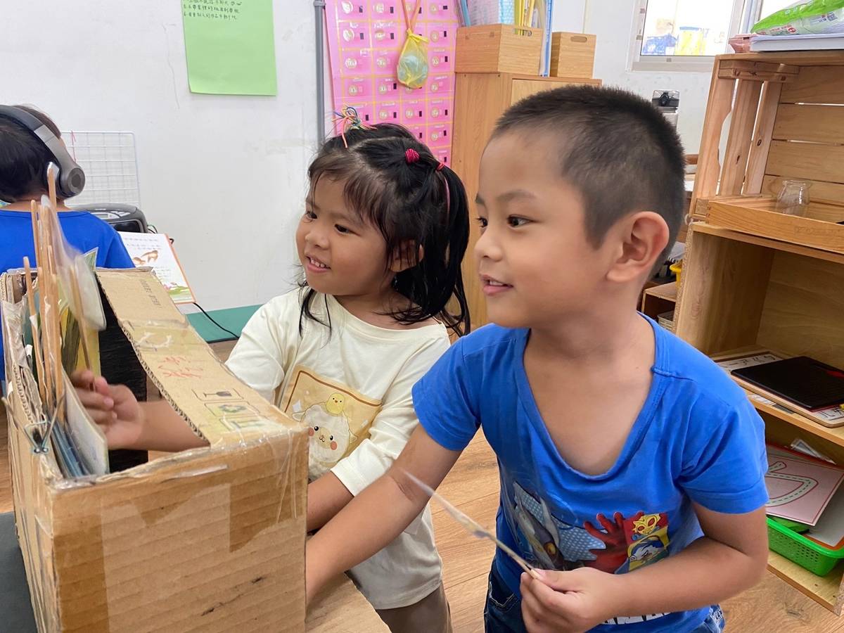 高雄市立大寮幼兒園透過自製教具，提供幼兒符合發展需求的扮演遊戲環境