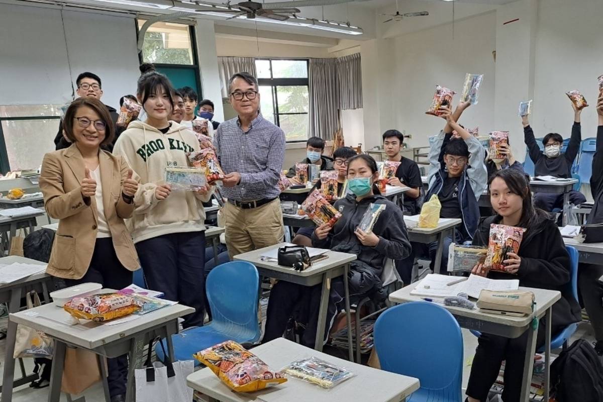 永仁高中高三學生打長 學測前保安宮祈福 