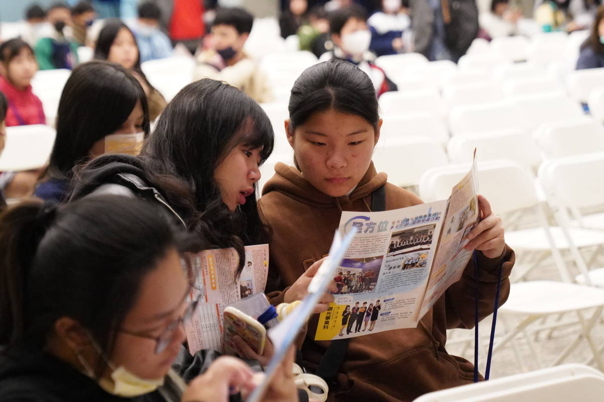 臺北市育達高中舉辦技職試探營隊，提供國中學生深入體驗不同職業領域