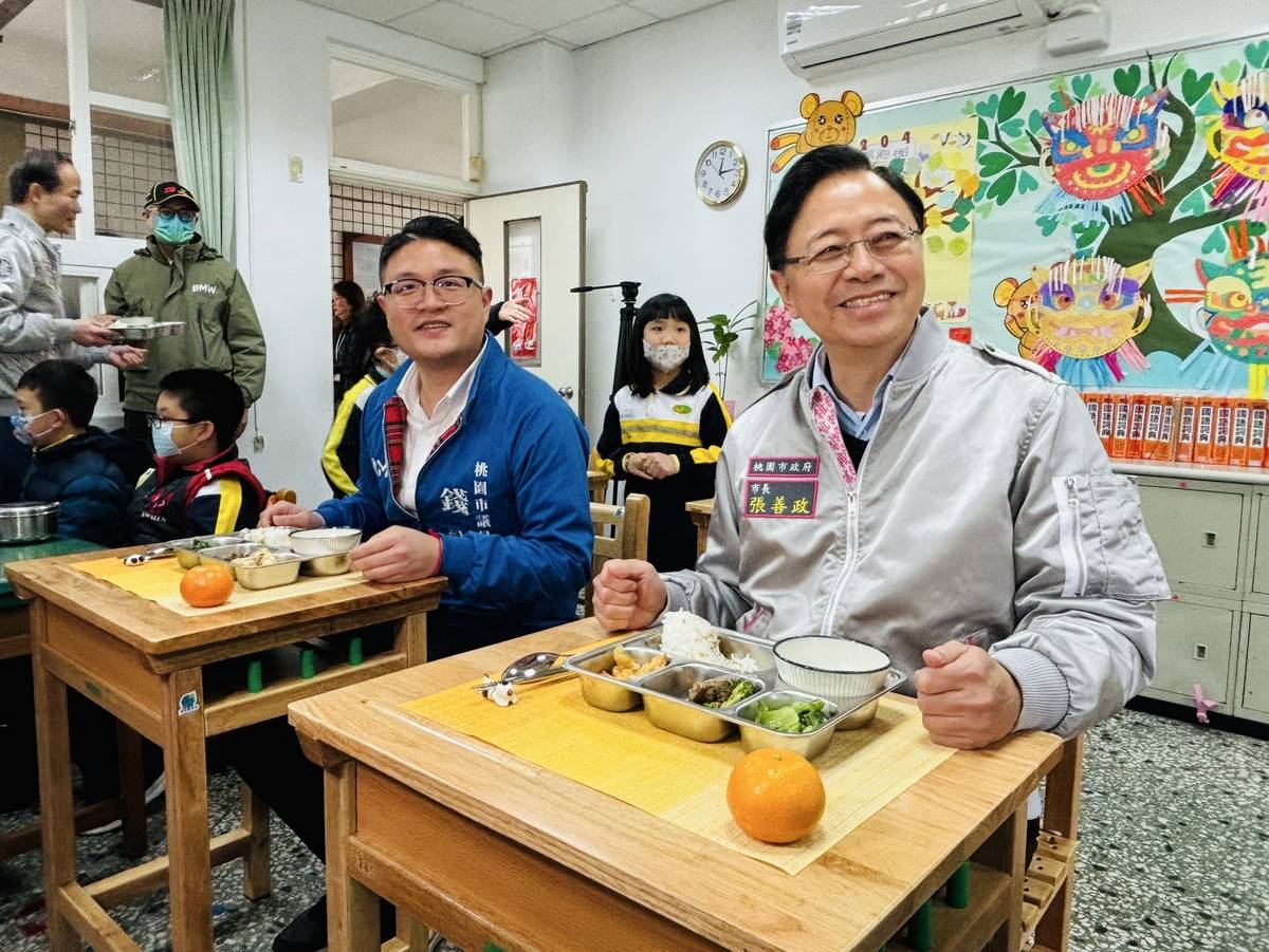 張善政市長與學生一起共進午餐