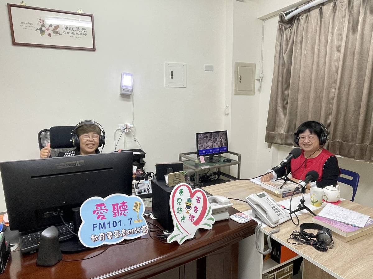 法律扶助基金會吳惠玲律師 (右)