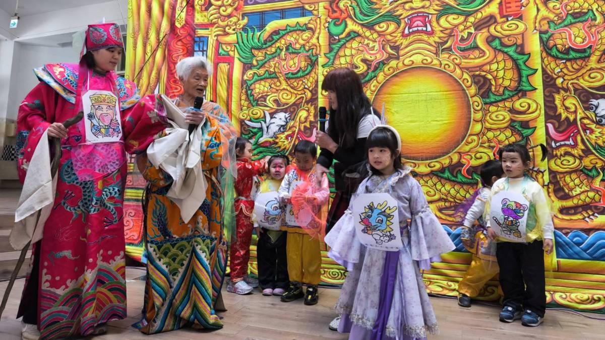 新竹陽光森林幼兒園跨世代歌仔戲登場