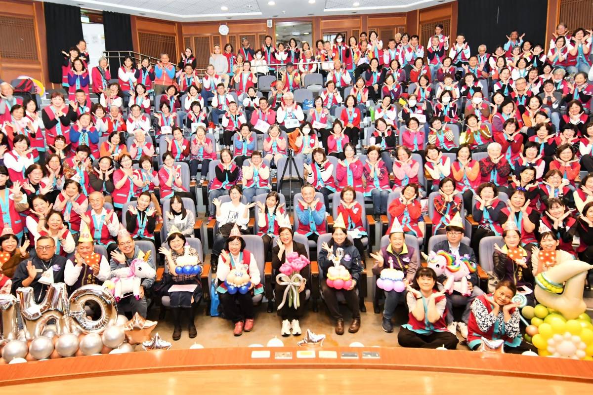 彰化縣114年績優志工表揚暨隊員大會與會者合影（圖源：彰化縣政府）