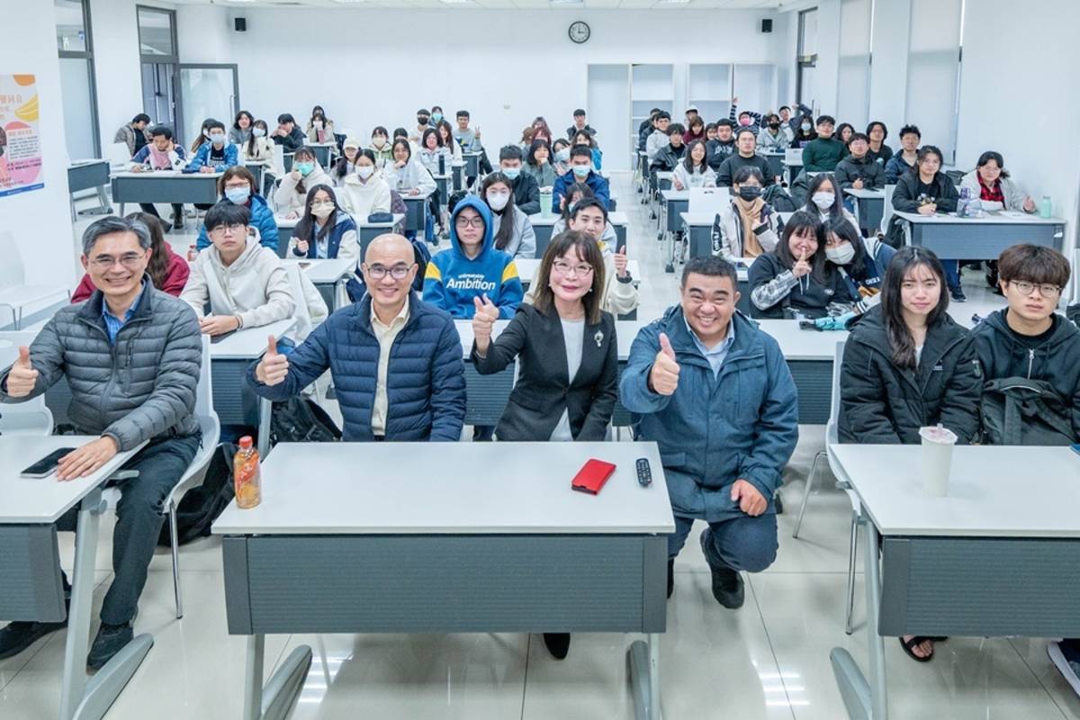 國立臺東大學邀請姊妹校日本藥科大學老師林月理開講，分享融合中日醫學精髓的健康生活理念。