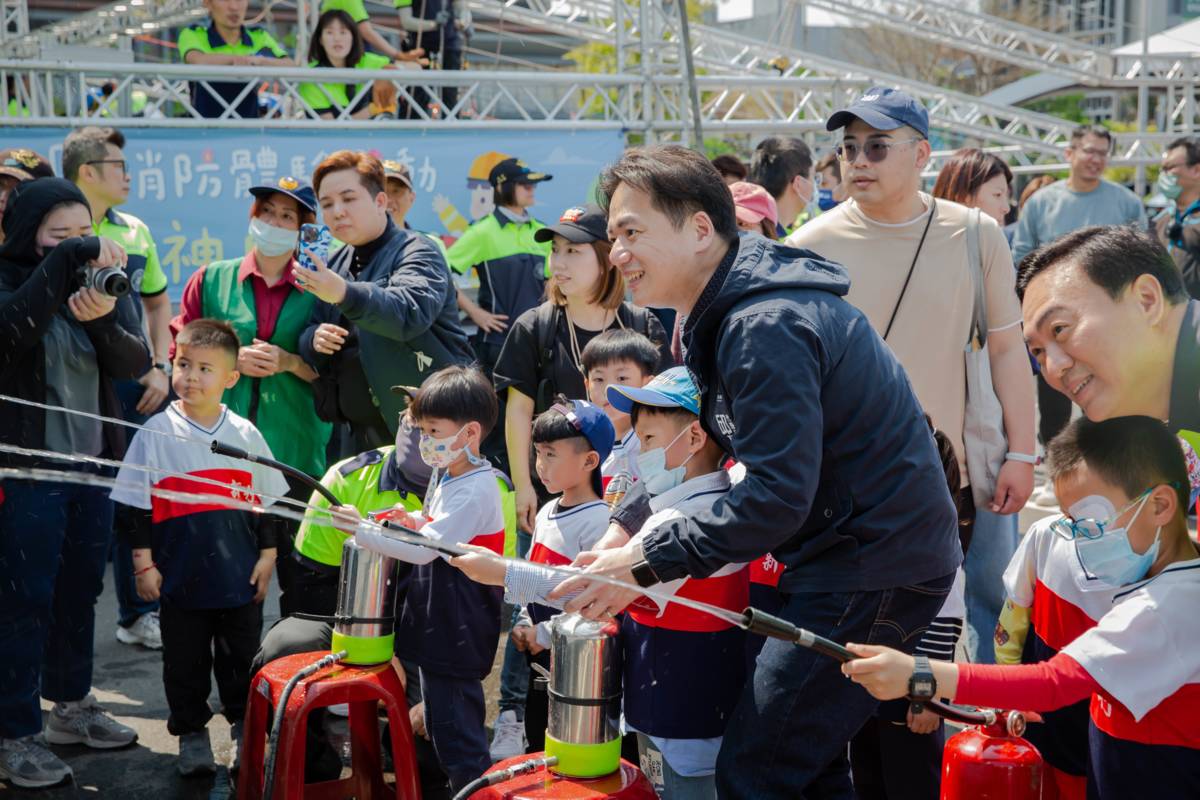 一日小小消防員  竹市辦幼兒園消防體驗活動