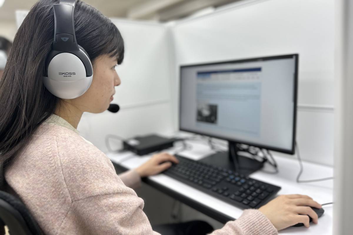 參加TOEIC測驗的考生，可透過電腦或iPad執行TOEIC官方線上模擬測驗。（圖／忠欣公司提供）