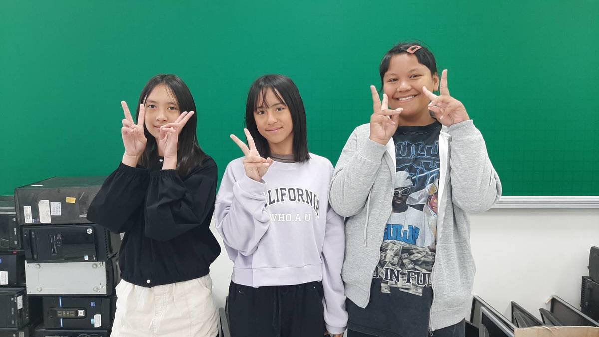 受訪學生（左起）陳語真、全以斯珈、田妤晴