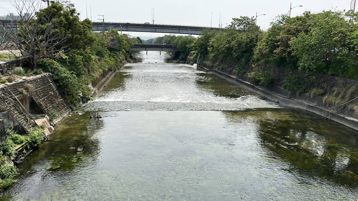 靜靜流淌的麻園頭溪